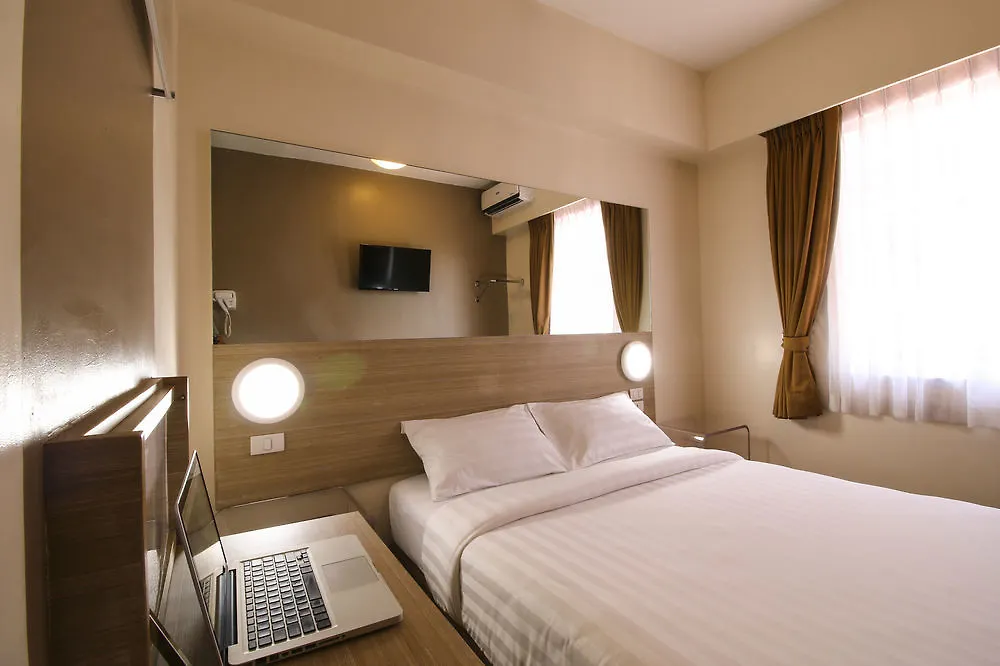 Red Planet Manila Aseana City Paranaque City Hotel